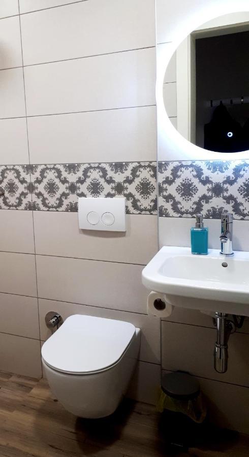 2V1 - Blloku Mac Lägenhet Tirana Exteriör bild